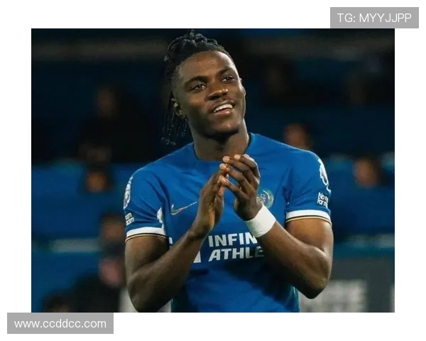 罗塞尼尔滑倒伤停超过一个月 拉维亚恢复中 罗塞尼尔滑倒伤停超过一个月 拉维亚恢复中