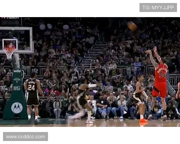 [NBA]德罗赞助攻 穆里跟进劈扣追平比分.